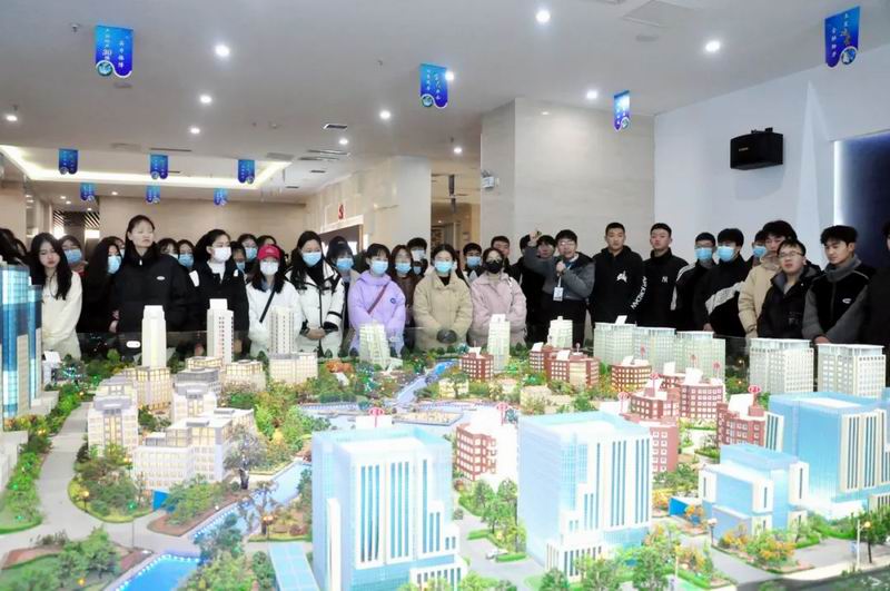 1684117519688619.jpg 640.jpg